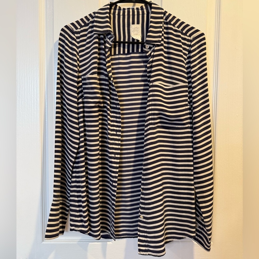 J Crew Vintage Navy/White Button Up 100% Silk Shirt Women’s Size 4